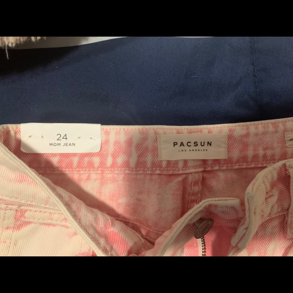 Mom Jeans - Picture 3 of 3